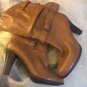 Boots no tags new have not been worn.